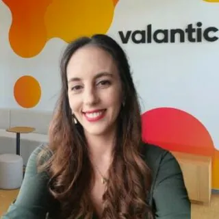 Márcia Cardoso, Press Contact at valantic