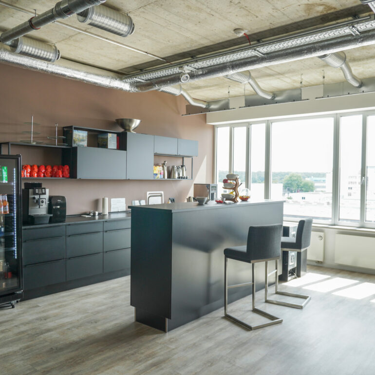 Dark kitchen unit in Dreieich