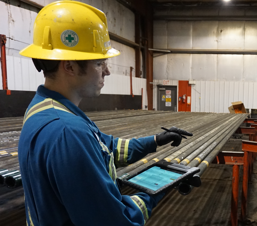 Shawcor Mitarbeiter arbeitet