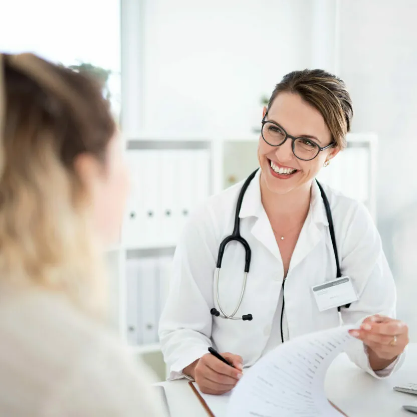 beratungsgespräch-arzt-patient-success-story-sympany-ibm-cognos-nalytics-und-data-warehouse Beratungsgespräch zw. Arzt und Patient | Success Story Sympany | IBM Cognos Analytics und Data Warehouse