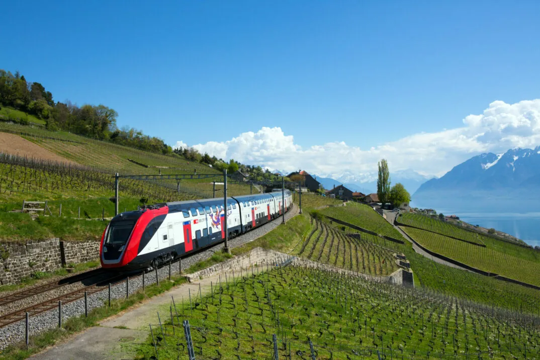 Success Story SBB: Unternehmensplanung mit Anaplan Zug der SBB auf der Fahrt durch die Schweizer Bergwelt | Success Story SBB: Unternehmensplanung mit Anaplan