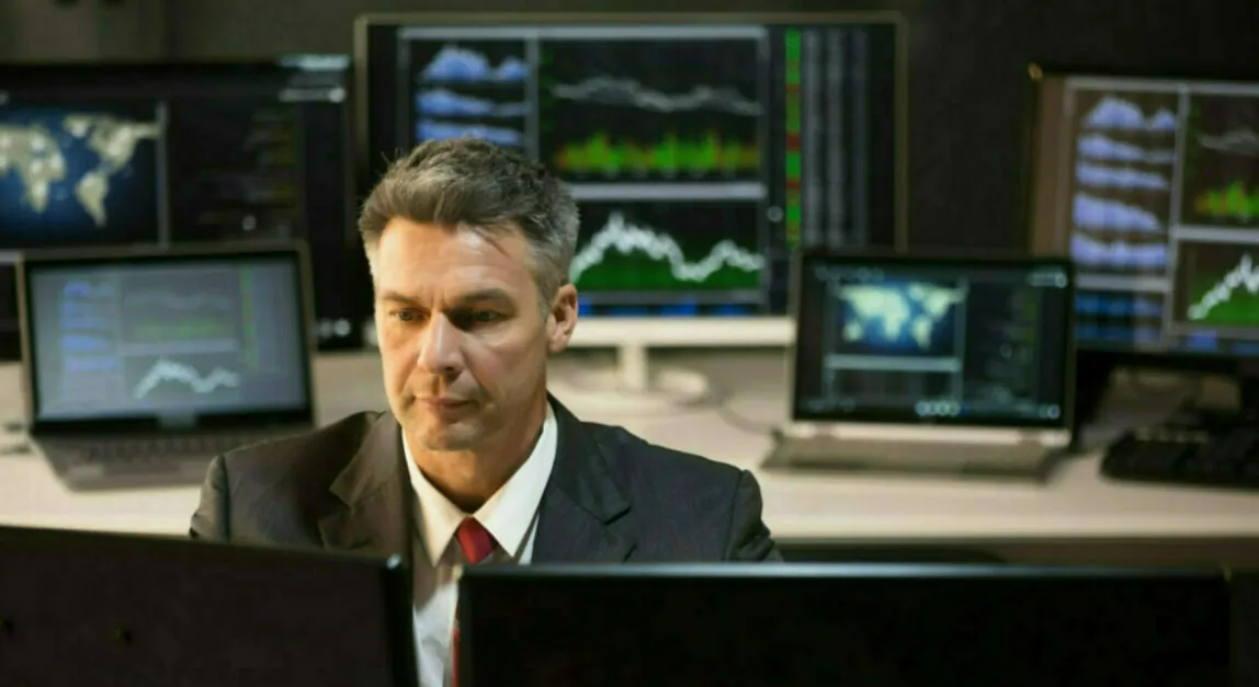 valantic Personalakte bei Erste Group Bank Bild von Finanzmarkt, valantic Personalakte bei Erste Group Bank